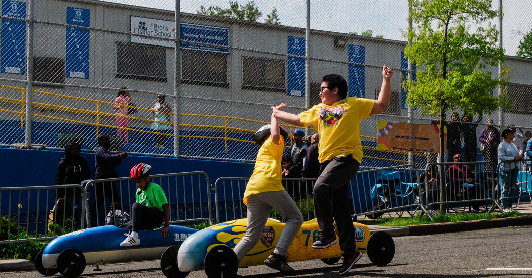 00ny Soapbox Derby Top Alts 02 Pwhb Facebookjumbo.jpg